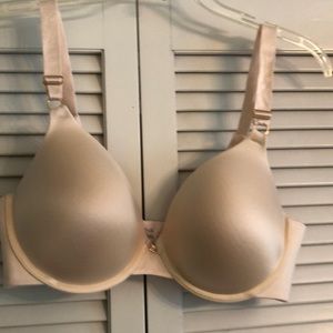 40C Underwire Vanity Fair bra.  Light pink/blush
